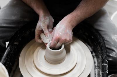 Atelier porcelaine et rencontre avec des cramistes  Martainville Epreville
