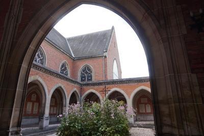 Atelier sur les vitraux d'un temple protestant  Reims