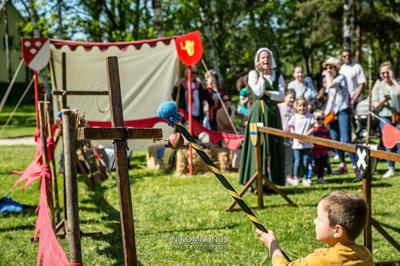 Campement de jeux mdivaux  Les Herbiers