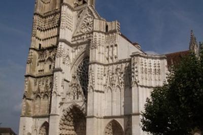Cathdrale Saint-etienne D'auxerre  Auxerre