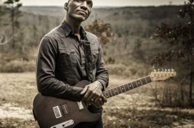 Cedric Burnside  Massy