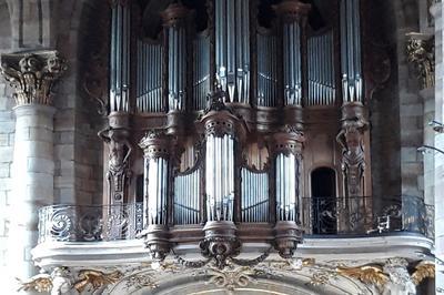 Concert d'orgues dans une abbatiale du XVIIIe siècle à Saint Avold