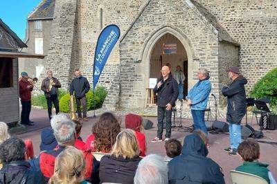 Concert sur le parvis de l'glise  Port-Bail-sur-Mer