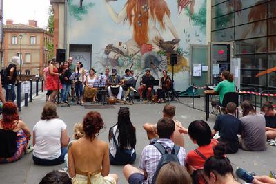 Concerts et bal occitan sur le parvis du COMDT  Toulouse