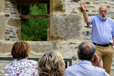 Confrence historique sur la vie au Manoir au Moyen ge  Plestin les Greves