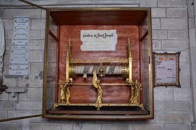 Dcouverte d'une glise et des objets liturgiques de sa sacristie  Joinville