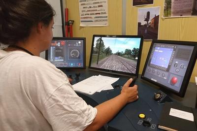 Découverte de la conduite d'un train ter sur un simulateur. à Le Mans
