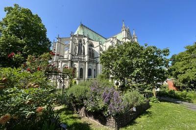 Dcouverte du jardin mdival  Saint Denis