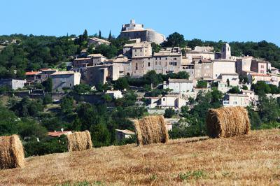 Dcouverte du village mdival de Simiane-la-Rotonde  Simiane la Rotonde