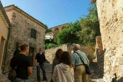 Dcouvrez le coeur du village de Montouliers  travers une visite commente