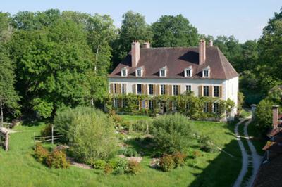 Dcouvrez les 850 ans d'histoire d'un domaine sous forme de fresque historique  Chessy les Pres