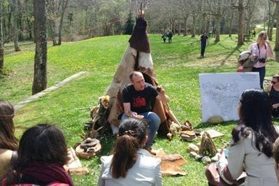 Dcouvrez un campement prhistorique et des animations jeunesse  Aventignan