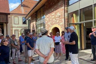 Dcouvrez une exposition consacre  l'histoire des associations d'un village  Sainte Croix en Plaine