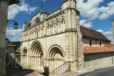 Dcouvrez une petite merveille de l'art roman !  Aubeterre sur Dronne