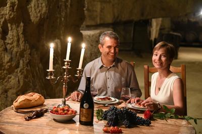 Des vignes  la cave troglo : devenez vigneron d'un jour  Saint Nicolas de Bourgueil