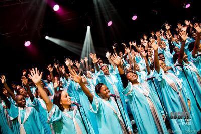 Gospel avec Total Praise Mass Choir  Paris 11me