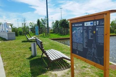 
glise Notre Dame et l'itinraire de plerinage via francigena  Calais