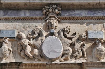 merveillez-vous devant ce portail renaissance  Toulouse