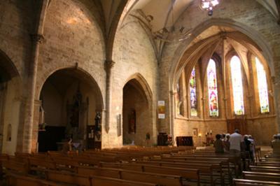 Entrez dans l'histoire en passant les portes de l'glise Saint-Hilaire !  Meze