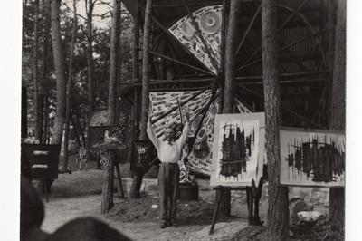 Exposition d'archives du village d'art prludien de Chomo  Acheres la Foret