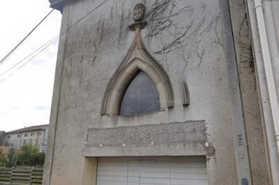 Exposition de peintures et de cramiques dans une chapelle  Vomecourt