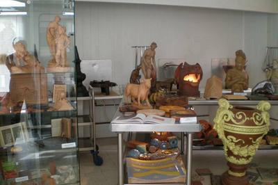 Exposition des productions de la tuilerie Perrusson  Saint Leger sur Dheune