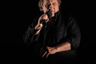 Gérard Depardieu chante Barbara à Lacoste