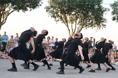 GROUPE URBAIN D'INTERVENTION DANSE DU BALLET PRELJOCAJ  Aix en Provence