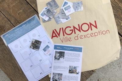 Jeux autour de la nouvelle exposition des archives de la ville devantures et pas de porte  Avignon