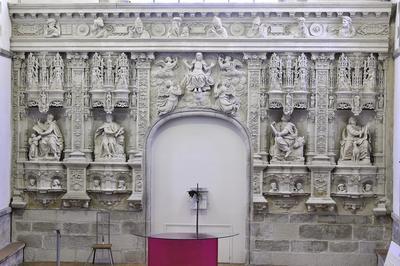 L'abbaye Ste-croix Et Ses 900 Ans D'histoire.  Quimperle