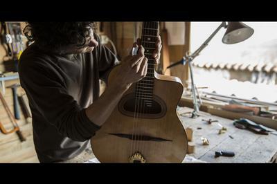 L'art De La Fabrication D'instruments De Musique  Cordes Pinces...un Mtier Luthier !  Saint Romain de Popey