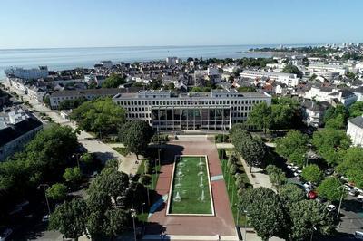 L'htel de ville de Saint-Nazaire  Saint Nazaire