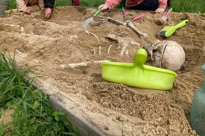 Les enfants deviennent archologues !  Saint Saturnin du Bois