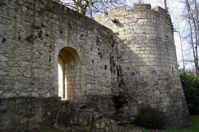 Luzarches et ses deux chteaux