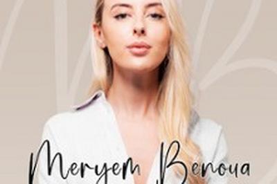 Meryem Benoua, Tourne  Pace