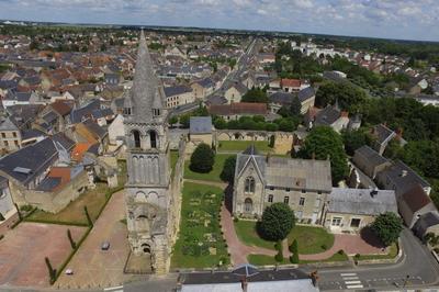 Monte au clocher de l'abbaye de Dols  Deols