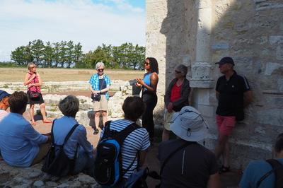 Nature et vieilles pierres : visite croise de l'abbaye des Chteliers   La Flotte