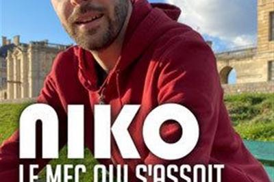 Niko Dans Le Mec Qui S'Assoit  Toulouse