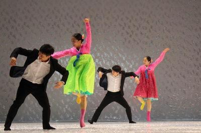 North Korea Dance  Villefranche sur Saone