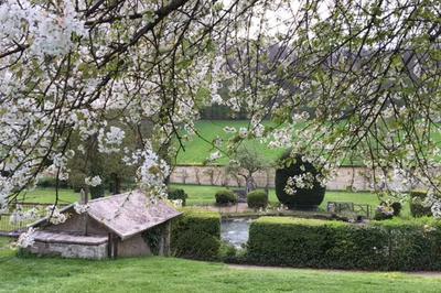 Partez  la dcouverte du domaine et du jardin verger avec les propritaires  Lafauche