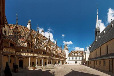 Passage  Beaune de la flamme olympique et animations