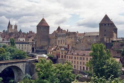 Passage  Semur-en-Auxois de la flamme olympique et animations  Semur en Auxois