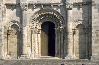 Paulnay et son tonnante glise