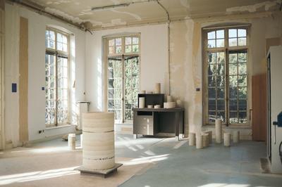 Pierre, matire(s) sensible, exposition de restitution de rsidence  Versailles