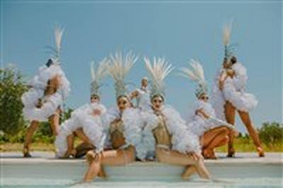 Plumes, strass et paillettes  Saint Vallier de Thiey