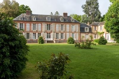 Quatre  artistes investissent le chateau de  montherlant  Montherlant