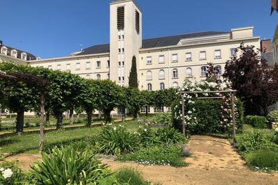 Visite de la Maison-Mre de la congrgation N.D. de Charit  Angers