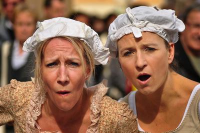 Spectacle :  Les deux bavacheuses   Le Grand Village Plage