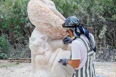 Symposium International de Sculpture sur Marbre 7me dition : Le Vin et la Vigne  Beziers