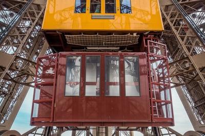 Tour Eiffel, visite guide de la machinerie de l'ascenseur historique  Paris 7me
